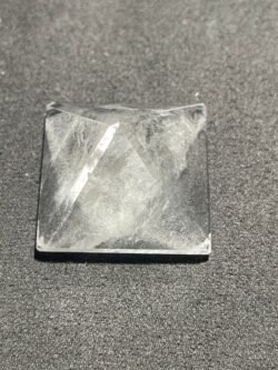 Pyramides en Pierres Naturelles