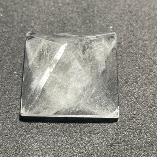 Pyramides en Pierres Naturelles