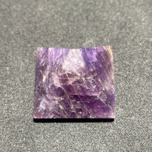 Pyramides en Pierres Naturelles