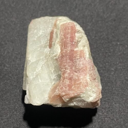 Tourmaline Rose sur Aigue-Marine brut