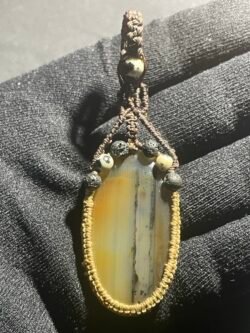 Agate Montana en Mini Macramé