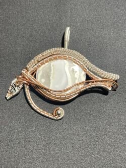 Œil d Horus Fil de Cuivre et Agate Plume Blanche