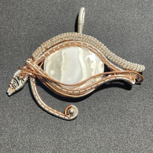 Œil d Horus Fil de Cuivre et Agate Plume Blanche