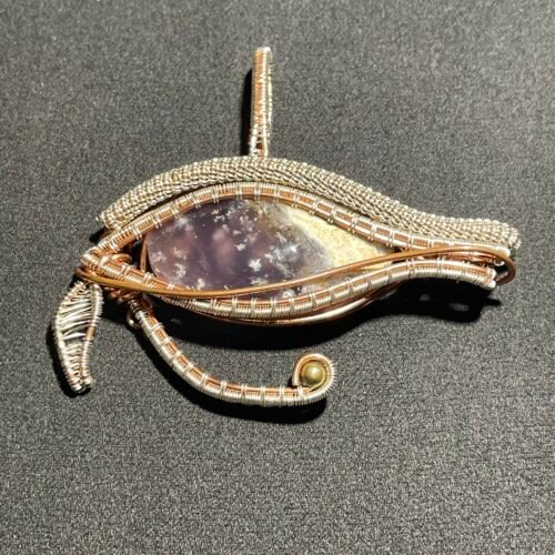 Œil d Horus Fil de Cuivre et Calcédoine Pourpre