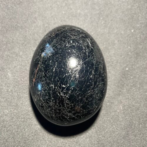 Galet en Tourmaline Noire