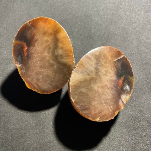 Agate Entière Coupée en Deux