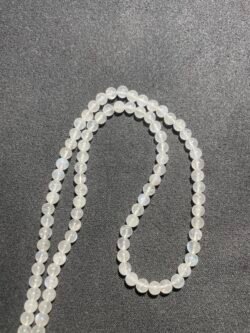 Perle 4 mm Pierre de Lune Blanche Bleuté de Madagascar