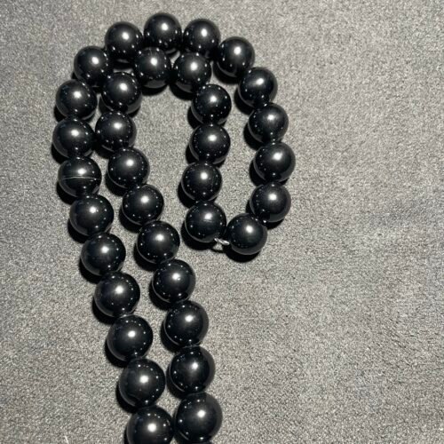 IMG_6318 Perle 8 mm Spinelle Noir de Madagascar