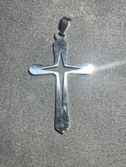 Croix Chrétienne Plate