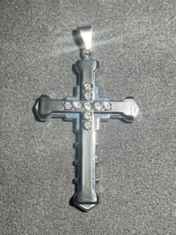 Croix Chrétienne et Brillants