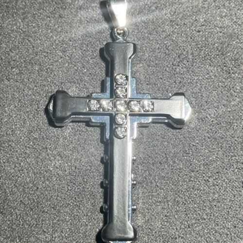 Croix Chrétienne et Brillants