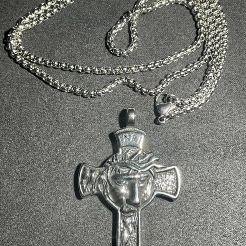 Croix Chrétienne INRI avec Chaîne