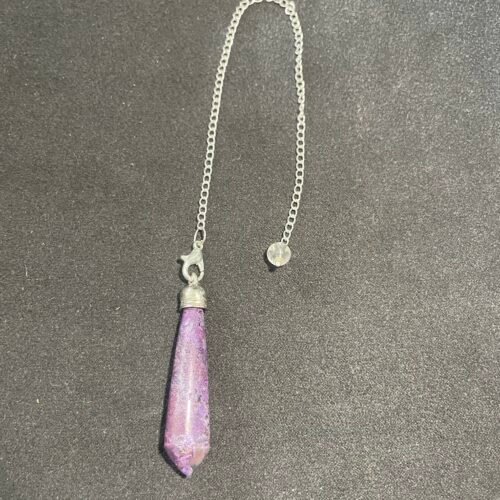 Pendule en Agate Mousse Teinté Violet
