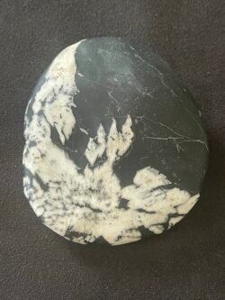 Pierre de Chrysanthème