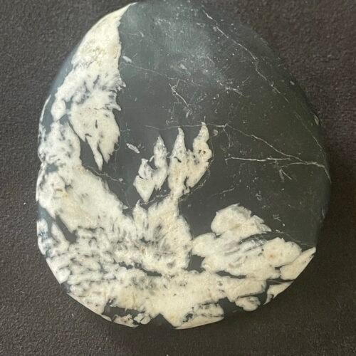 Pierre de Chrysanthème