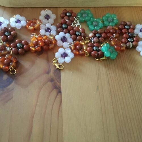 Lot de 33 fleurs en perles naturelles