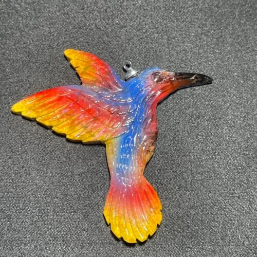 Pendentif Colibri en Racine de Palmier Teinté Bleu Jaune