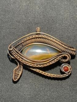 Pendentif Œil d Horus au Fil de Cuivre et Cornaline Naturelle