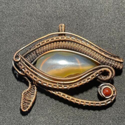 Pendentif Œil d Horus au Fil de Cuivre et Cornaline Naturelle